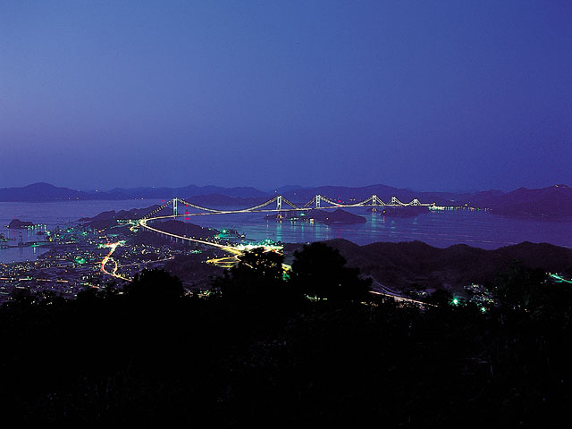 来島海峡大橋夜景(遠景)