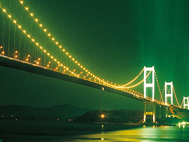 来島海峡大橋夜景(近景)